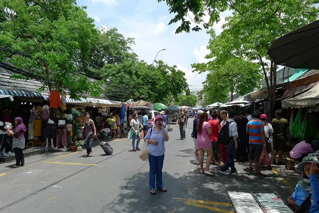 짜뚜짝 주말시장 & 어떠꺼 시장 (Chatuchak Weekend Market & Or Tor Kor Market)