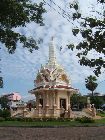 ตัวเมืองชุมพรและตลาด