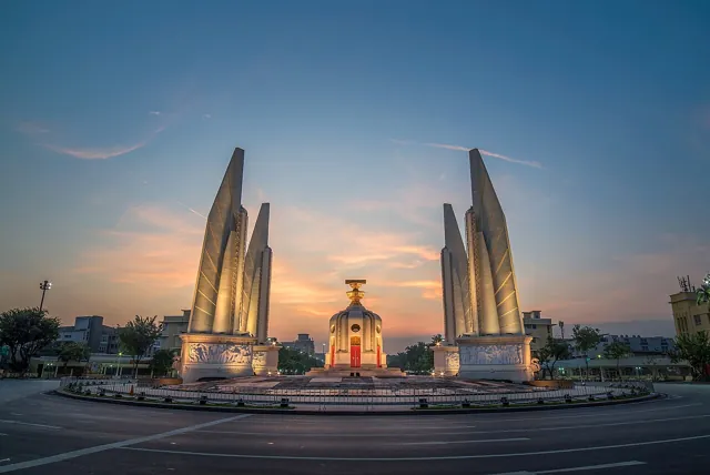 อนุสาวรีย์ประชาธิปไตย