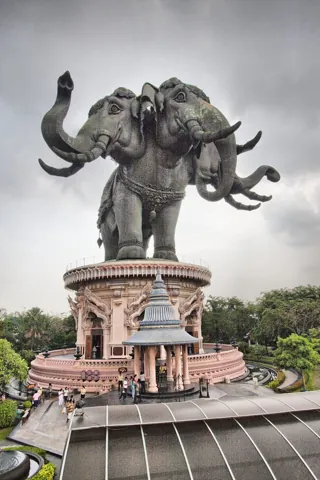사뭇쁘라깐 에라완 박물관 (The Erawan Museum)