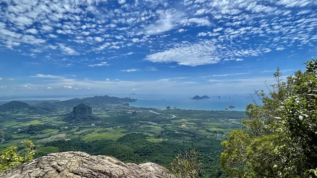 เขางอนนาค