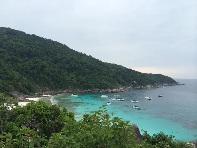 タチャイ島