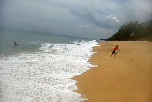 หาดไม้ขาว