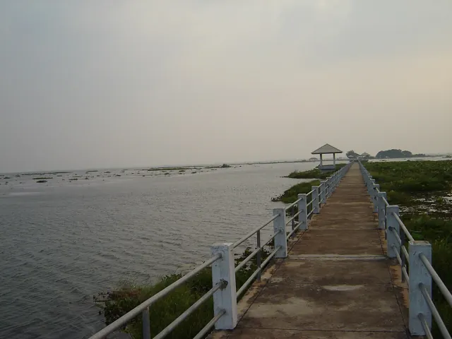 Nong Han Lake