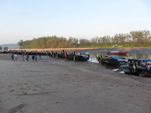 놉파랏 타라 선착장 (Nopparat Thara Pier)