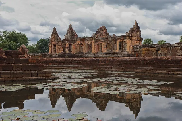 ปราสาทเมืองต่ำ