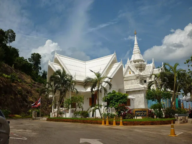 ศาลกรมหลวงชุมพรเขตอุดมศักดิ์ หาดทรายรี