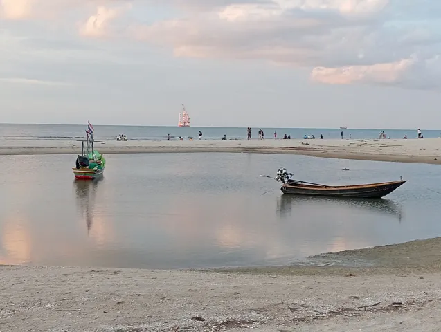 หาดสมิหลาและรูปปั้นนางเงือก