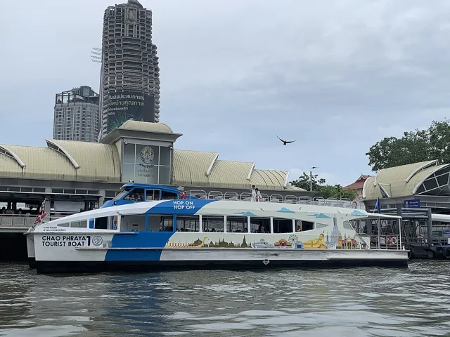 ท่าเรือสาทร