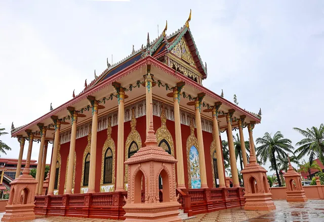 वाट काएव फिचित (Wat Kaeo Phichit)