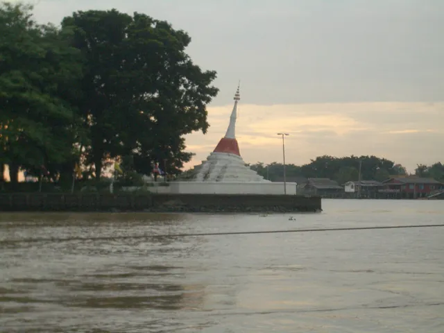 ท่าน้ำวัดสนามเหนือ