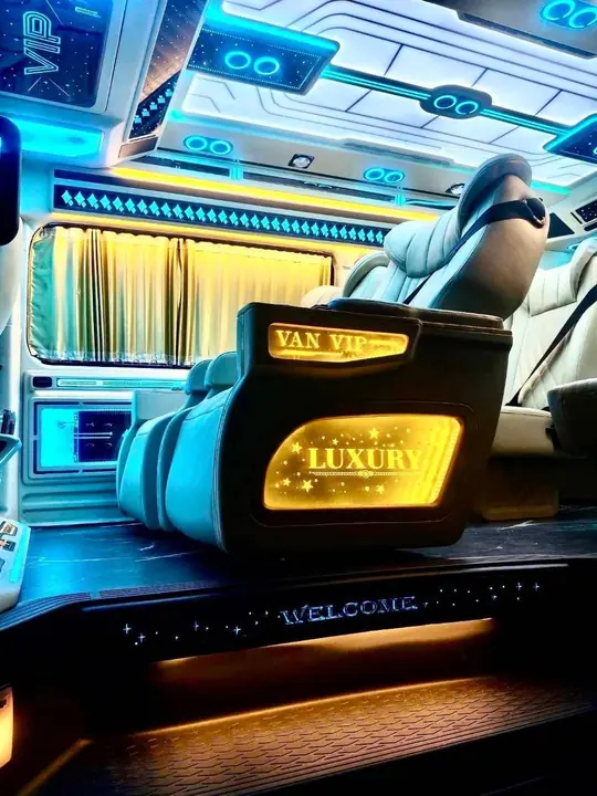 LUXURYライト付きVIPキャプテンシート