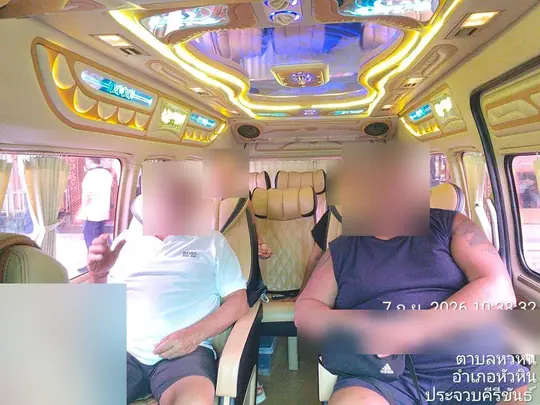 हुआ हिन यात्रा में VIP वैन की कैप्टन सीटों पर यात्री